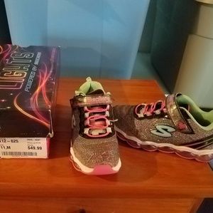 Skechers tennis shoes